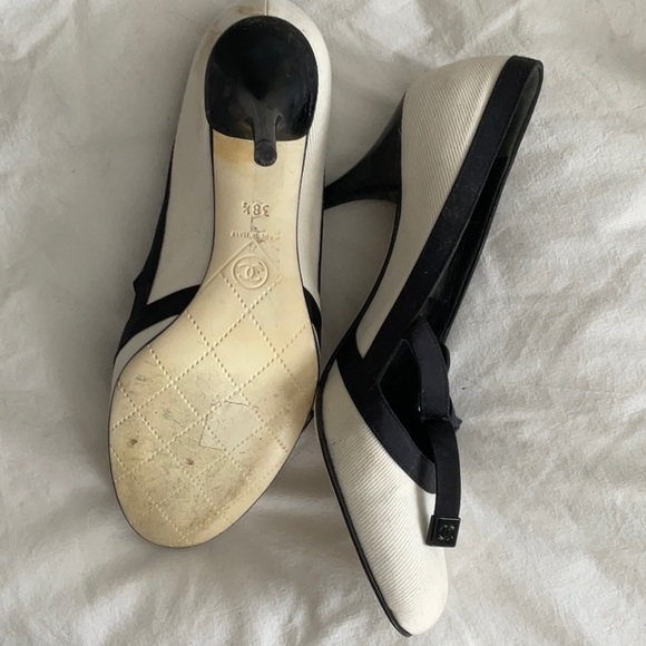 Vintage Chanel Heels (authentic) - Picture 9 of 12